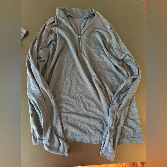 Lululemon- men’s Two long sleeve live in practice shirts size XL - Picture 3 of 5